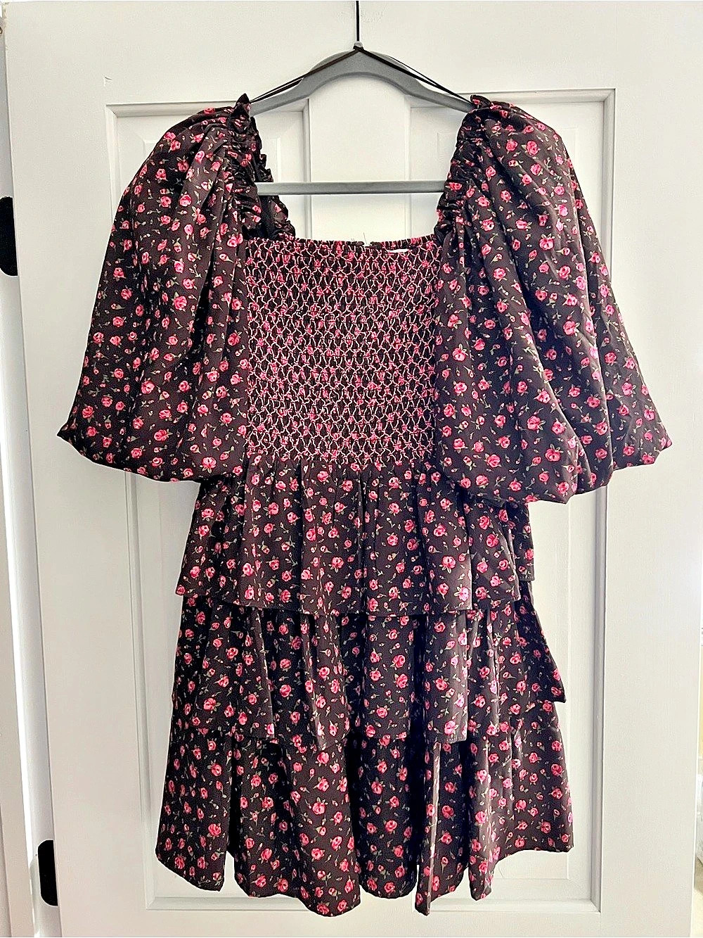 Vestique Floral Mini Dress in Black & Pink Size Small
